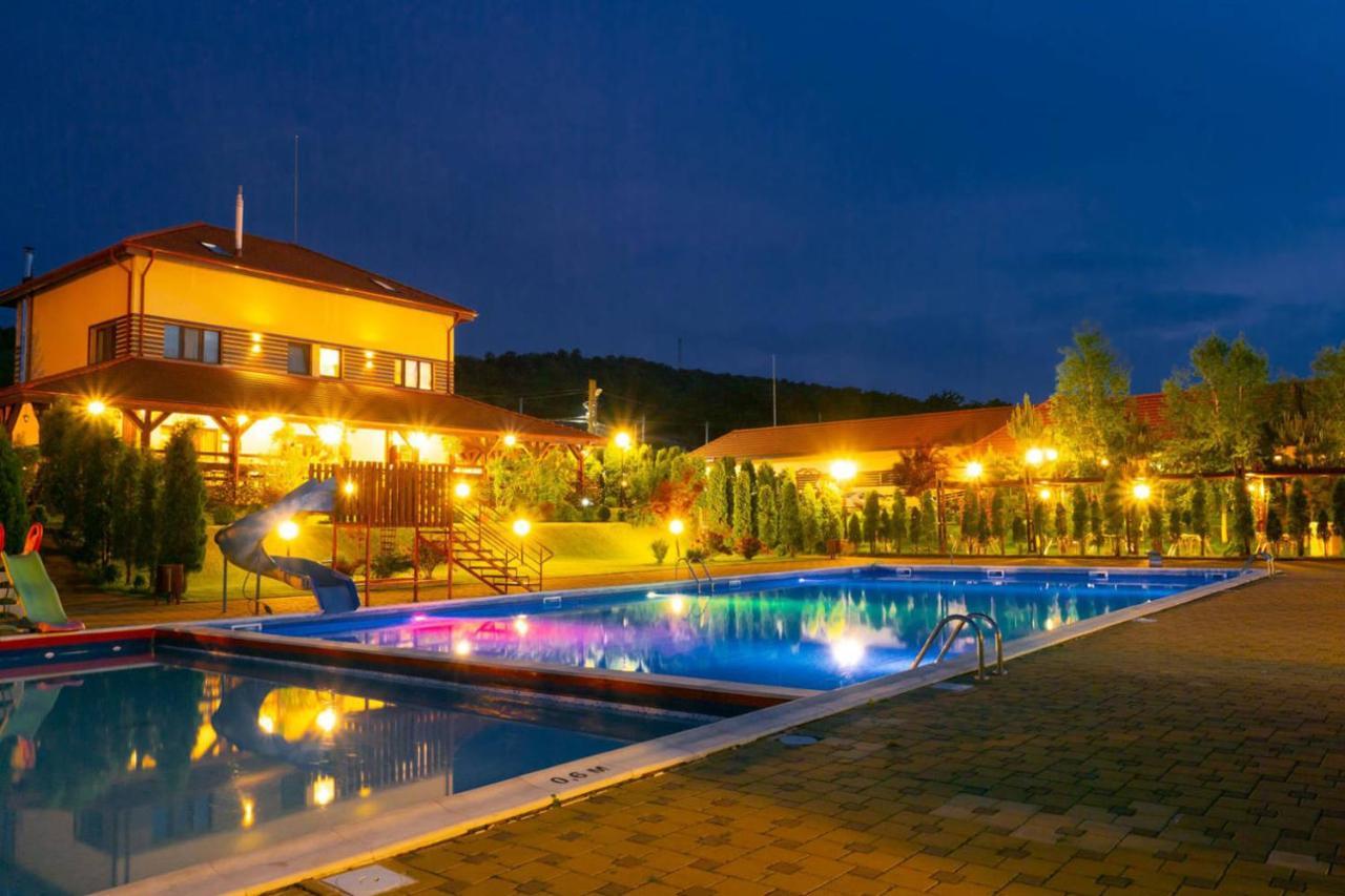 Aqua Party Hotel Victoria  Екстериор снимка